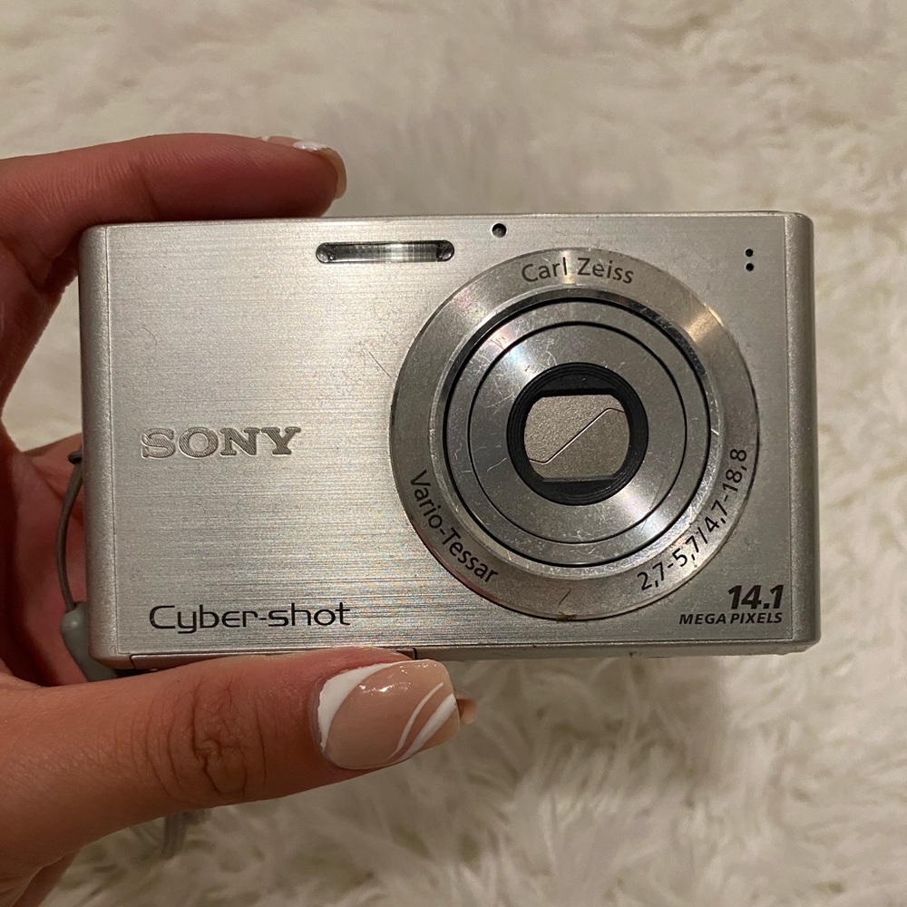Sony Cyber-Shot DSC-W530 14.1 MP
